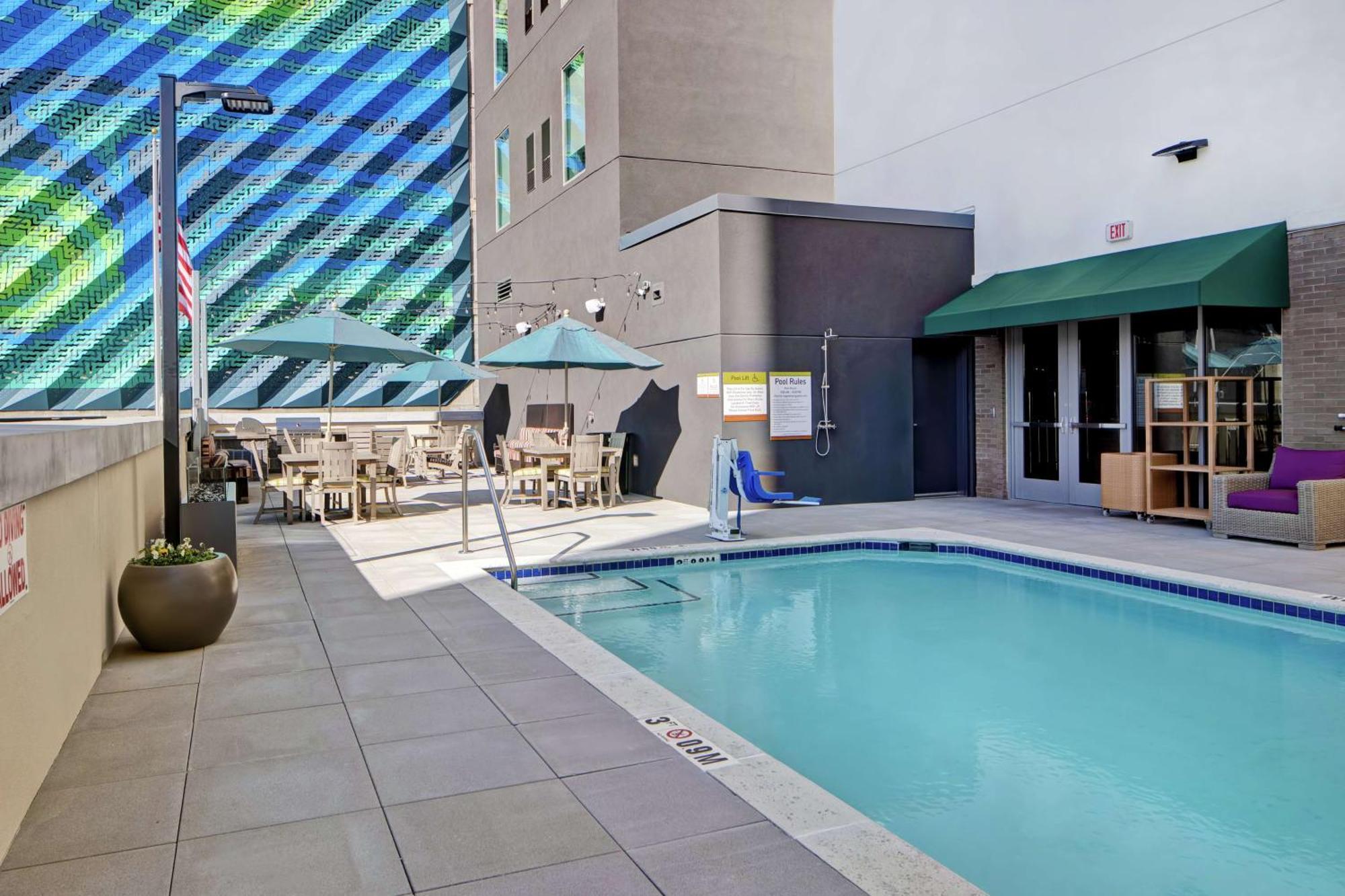 Home2 Suites By Hilton Charlotte Uptown Exteriör bild
